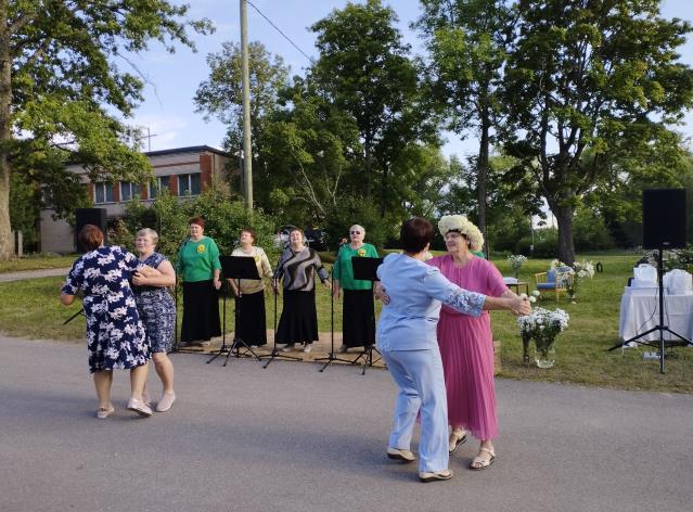 Interešu grupa "Ivuški".  Izbraukuma uzstāšanās "Annas diena", Vīgantos.